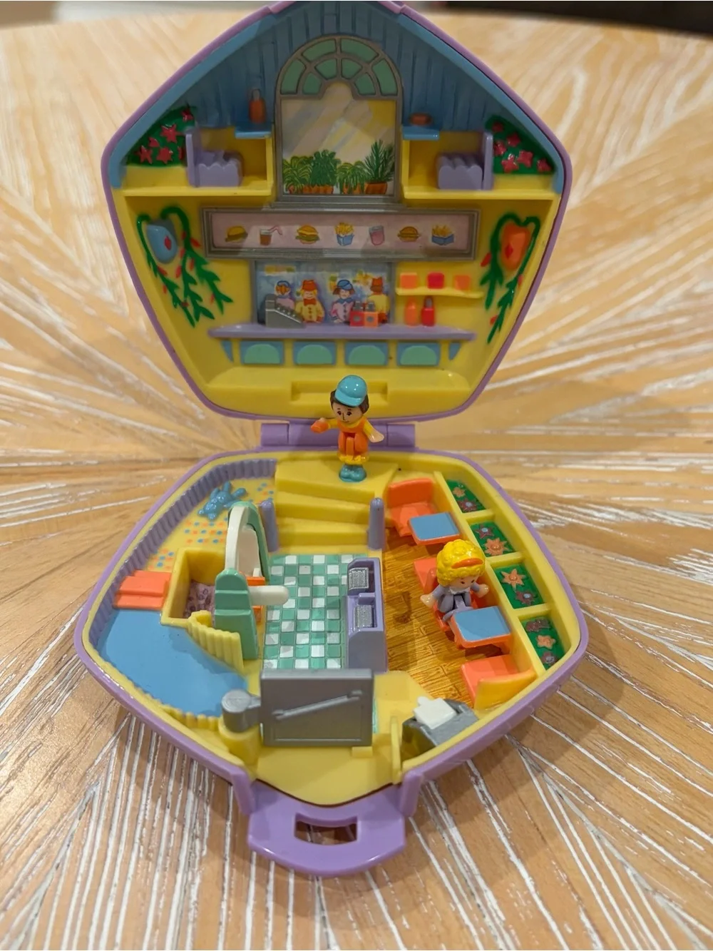 1992 Polly at the Burger Stand Polly Pocket Bluebird w dolls
